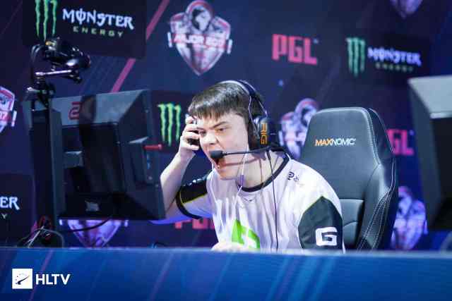 经通过社交 经通过社交