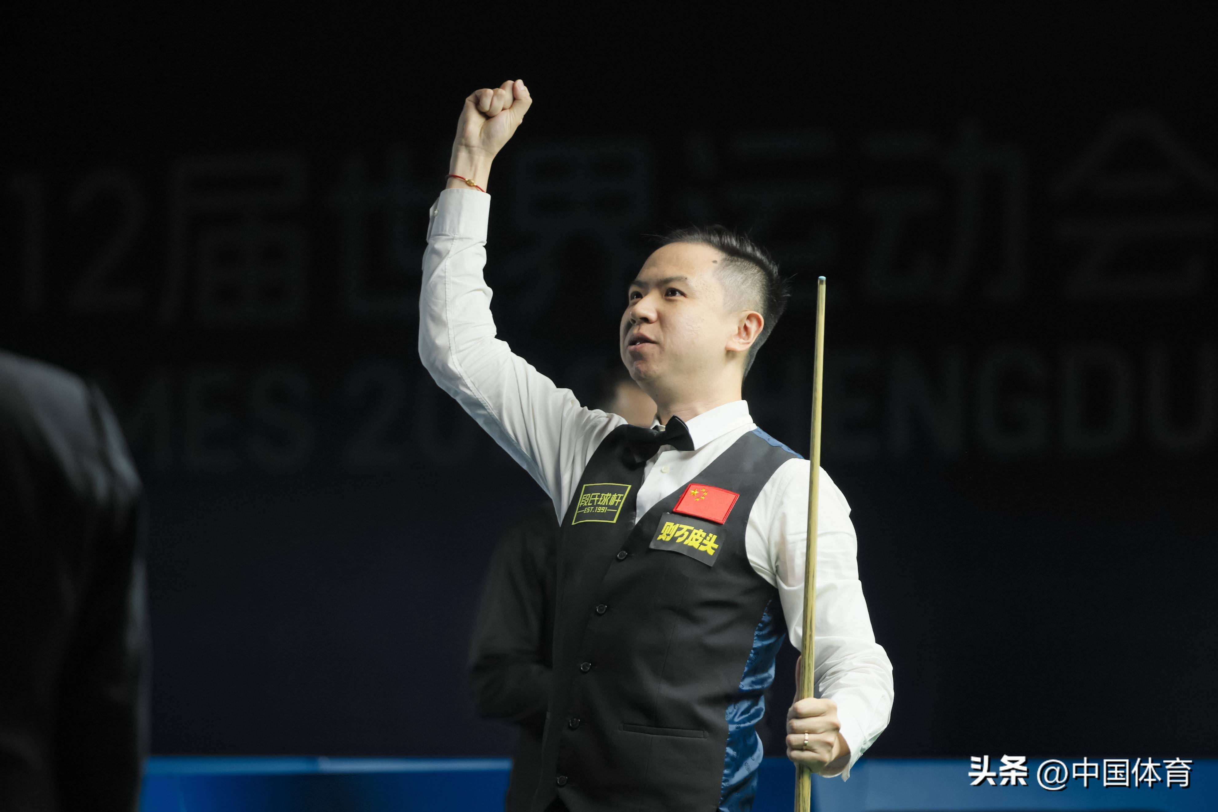 学校之间的 学校之间的